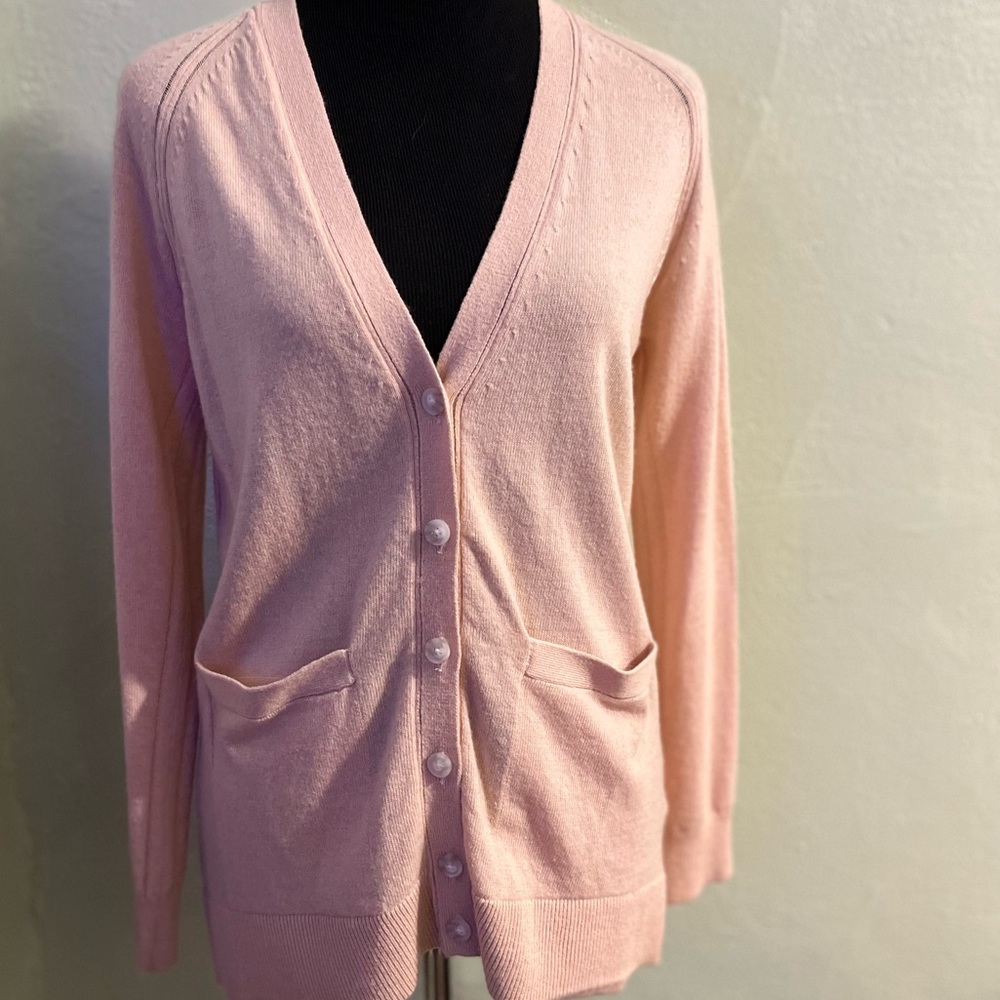 BANANA REPUBLIC pastel pink long sleeve v-neck cardigan w/ filpucci merino Small